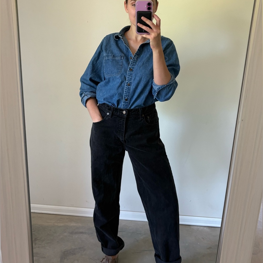 Vintage Levi’s 550 Relaxed Fit Tapered Leg Black Denim Jeans Made in Canada